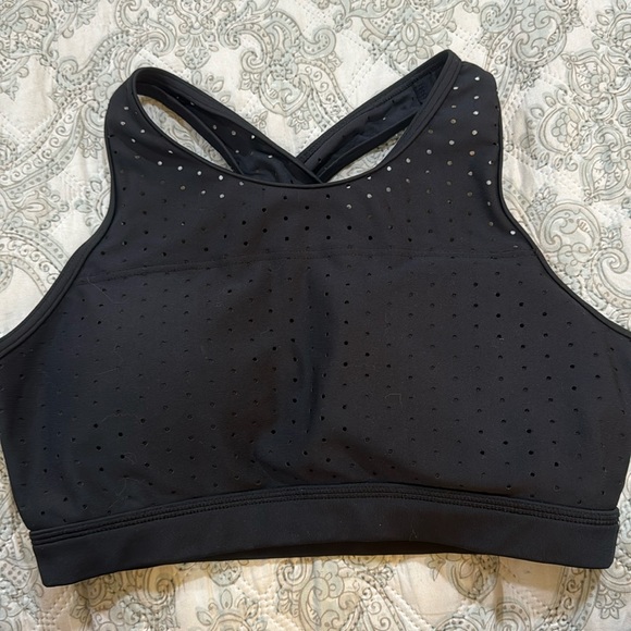 Laser cut sports bra - Picture 1 of 4